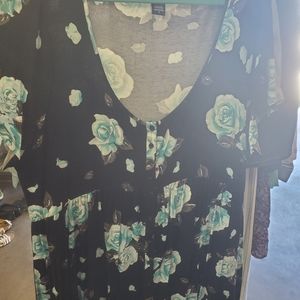 Torrid short sleeve top